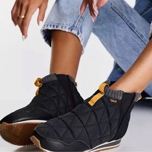 TEVA ReEmber Black Quilted Winter Mid Boots 6